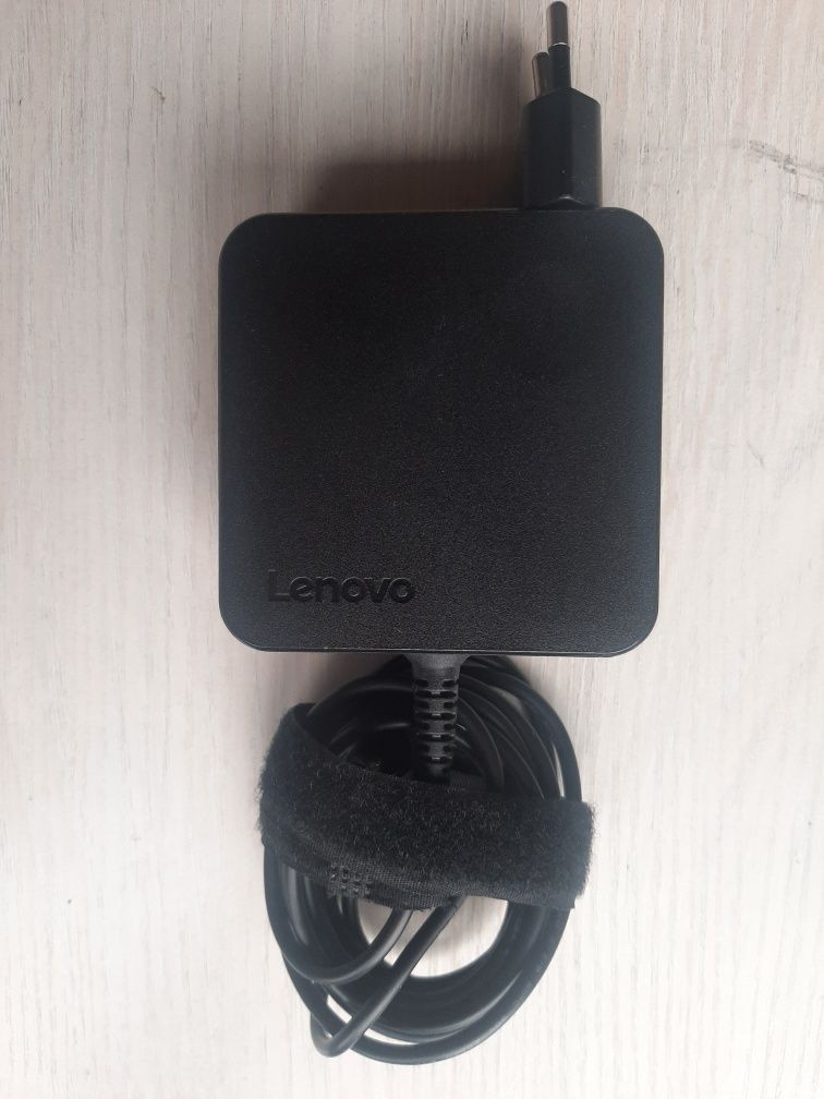 Ноутбук Lenovo V14 ADA в хорошем состояний
