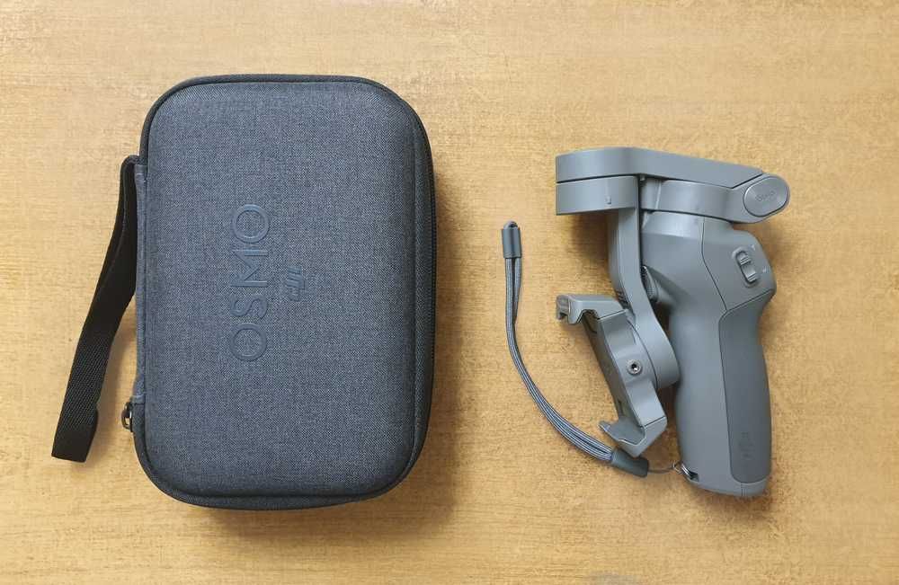 Электронный стабилизатор стедикам DJI Osmo Mobile 3
