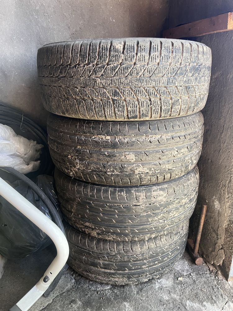Продам резину 215/45/17