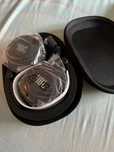 Продам наушники jbl