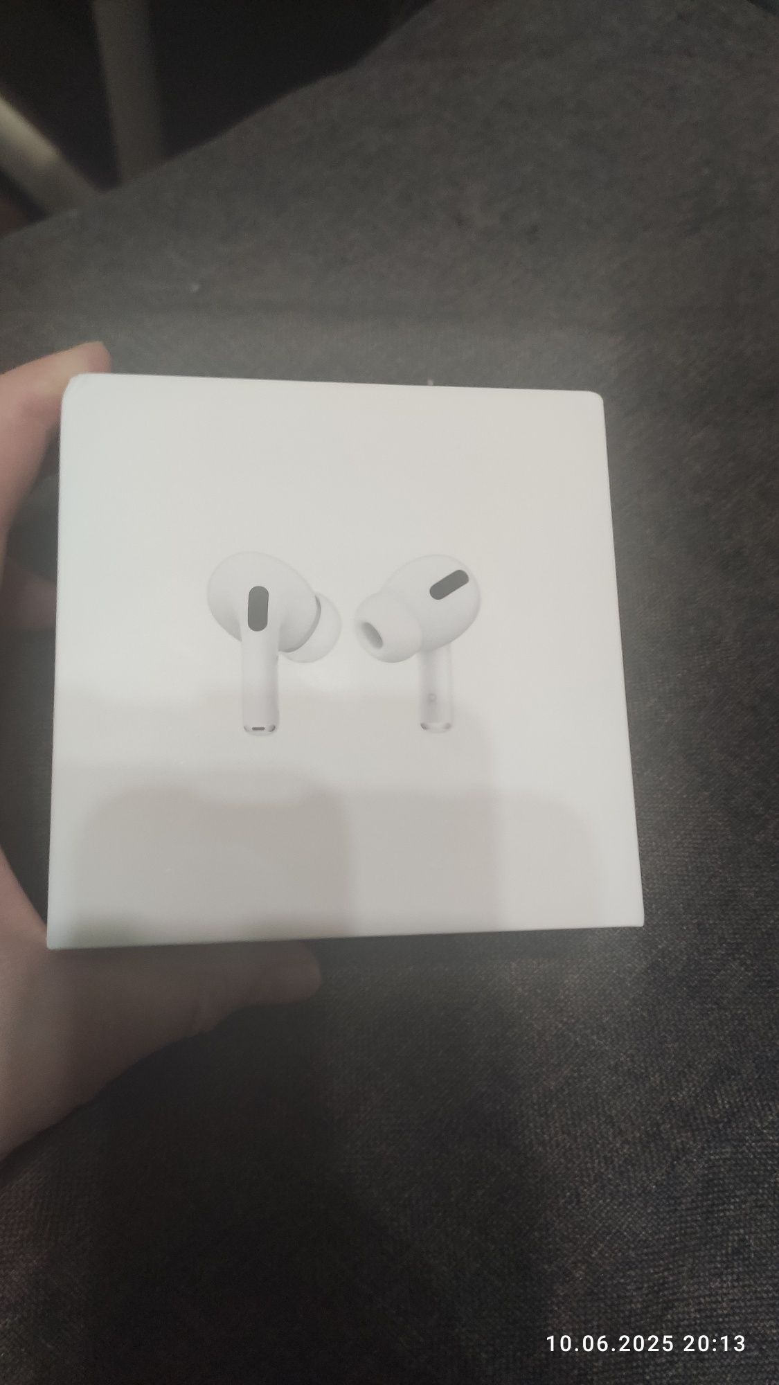 apple airpods pro with wireless