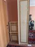 продам спальную гарнитур в хорошем состоянии. Кровать, зеркало, 2 тумб