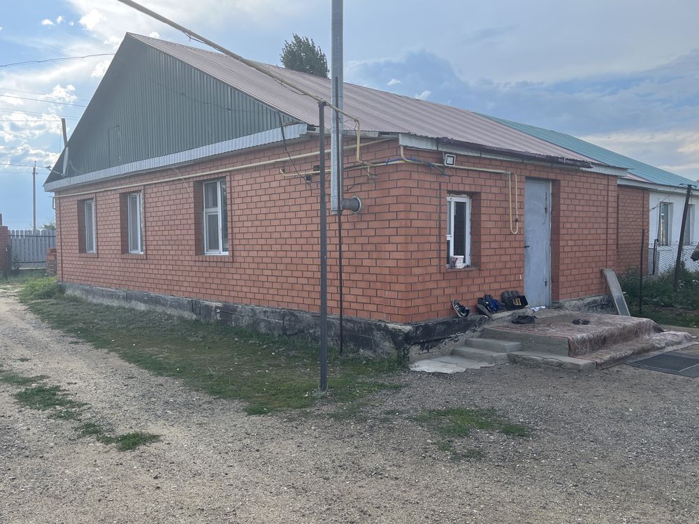 Аккемерде жер уй сатылады