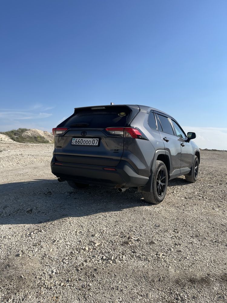 Продам Rav 4 2022