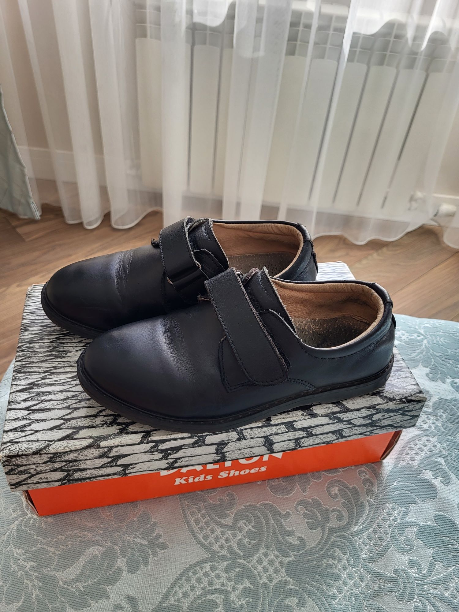 Продам детские кожаные туфли 32р