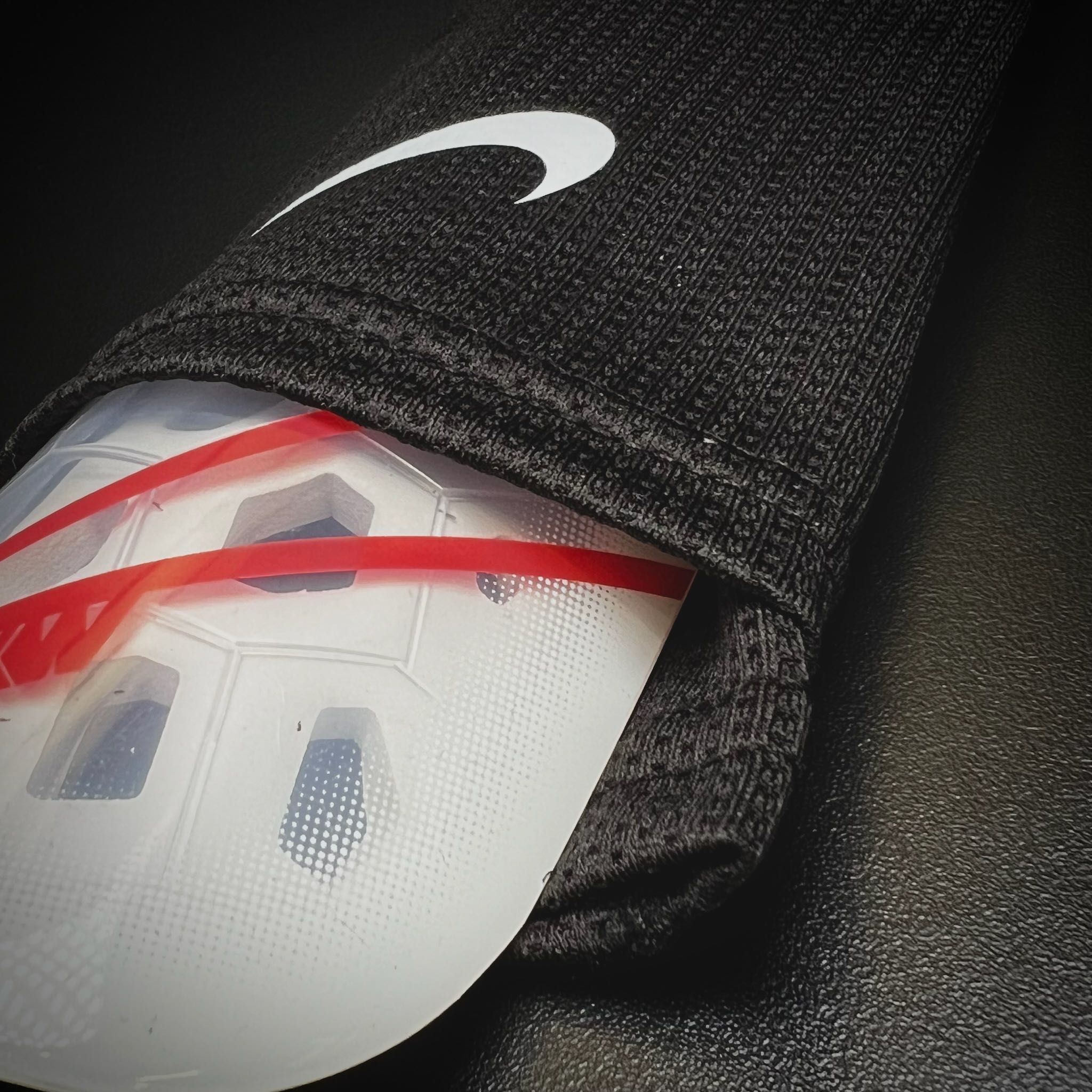 Фиксатор для футбольных щитков Nike детский и взрослый