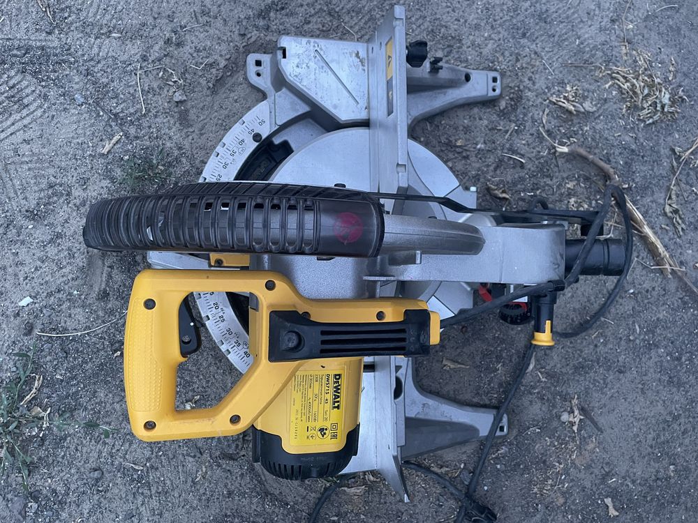 Dewalt 715 торцовочная пила