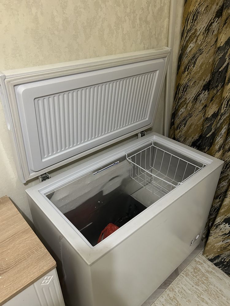 Морозильник продам