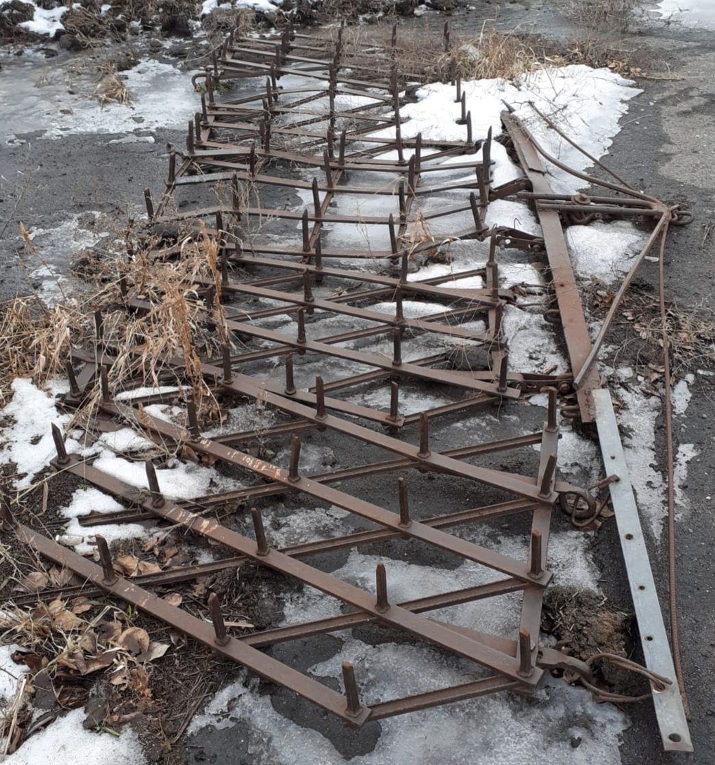 Продам плуг двухкорпусный, косилку однобруску, бороны, движку