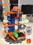 Hot Wheels Невообразимый гараж