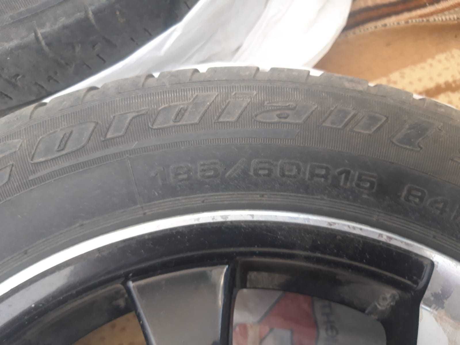 Продам комплект колес 185/60 R 15
