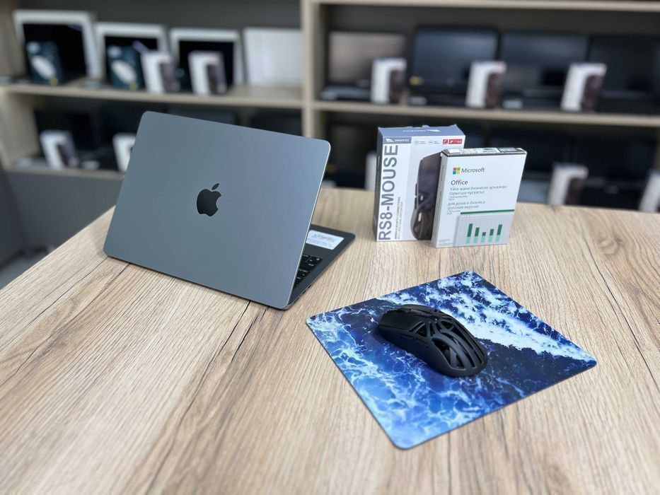 MacBook Air 13.6" 2024 / M3 / 8GB / 512GB батарея 100% циклов 8