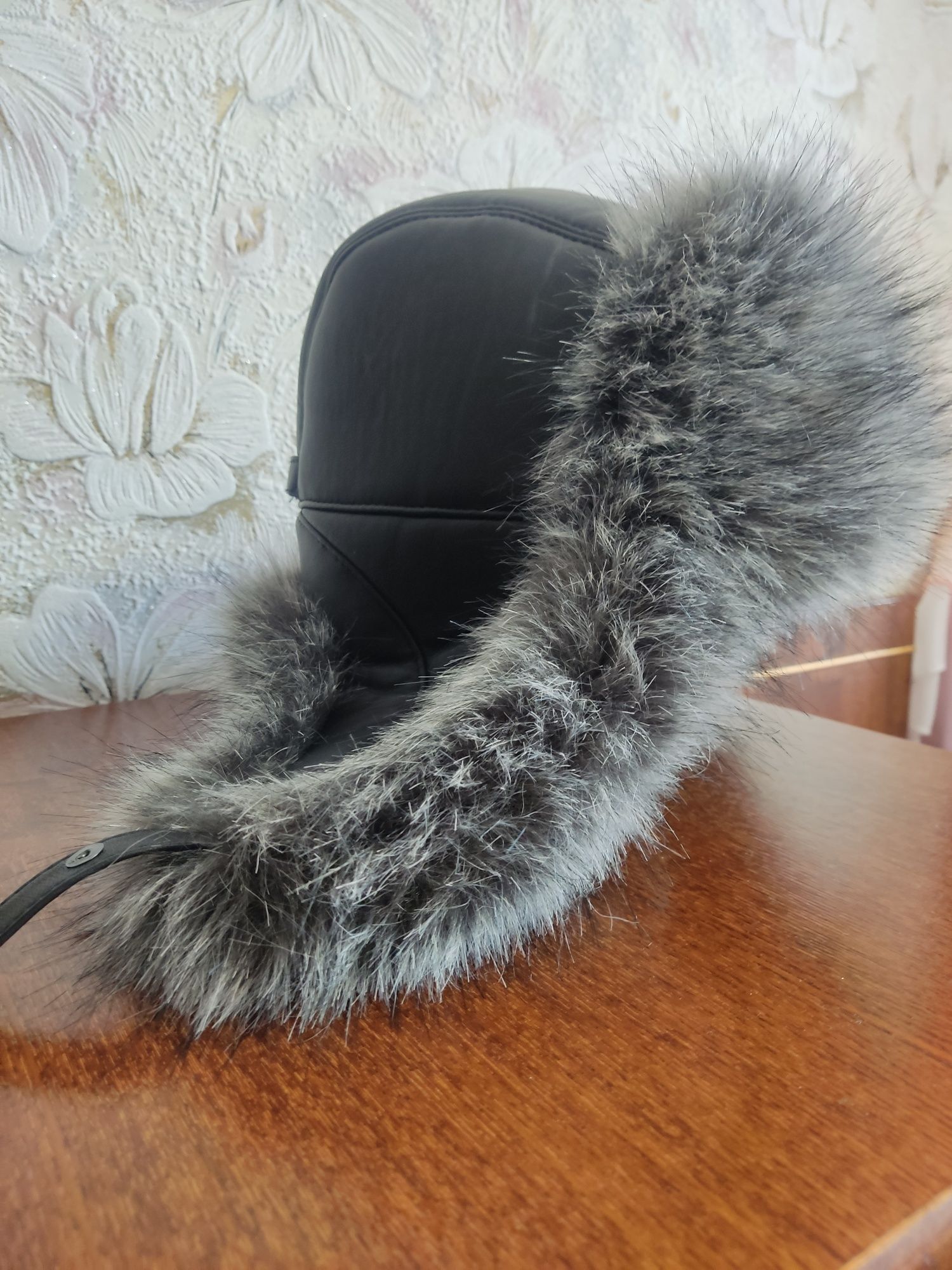 Продам шапки в хорошем состоянии