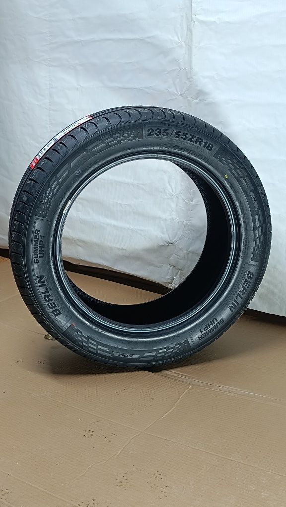 235/55R18 BERLIN