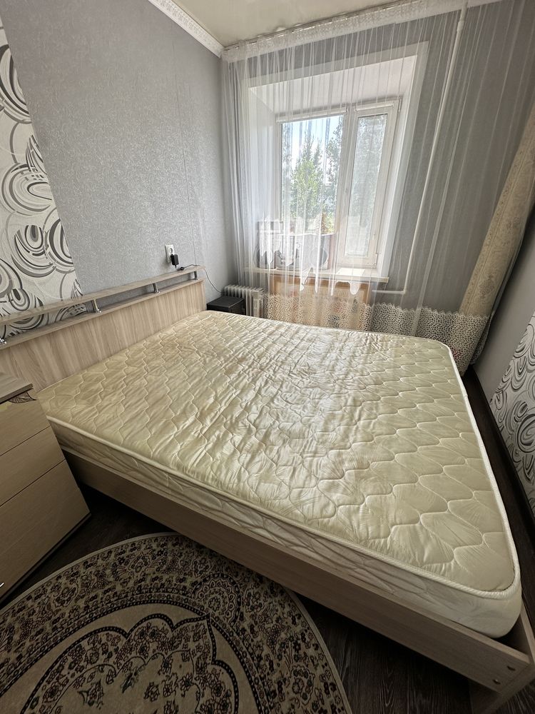 Продам спальный гарнитур