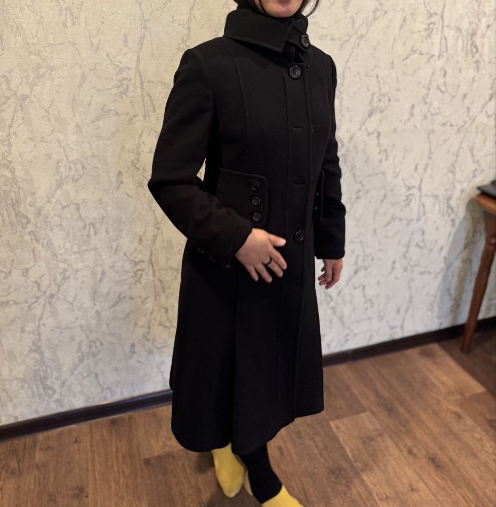 Продам пальто чёрное, новое размер 36. Качество шикарное.
