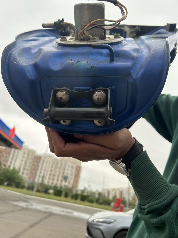 Бензобак Suzuki GSX-R 600