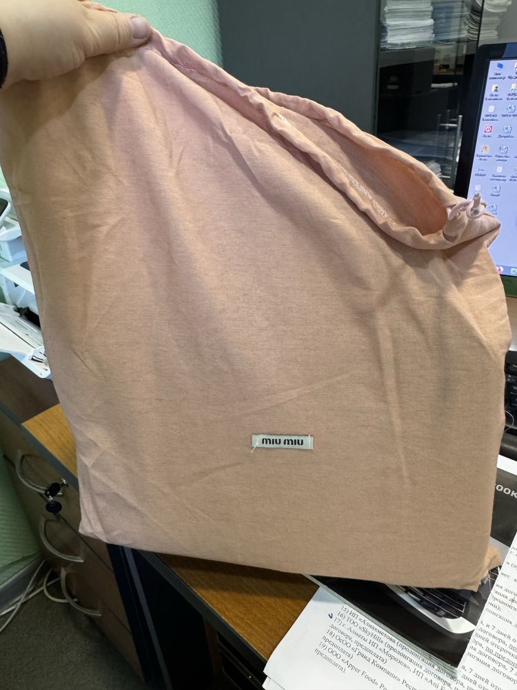 Продам сумку miumiu