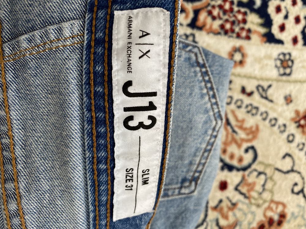 Джинсы от ARMANI EXCHANGE в отличном состоянии