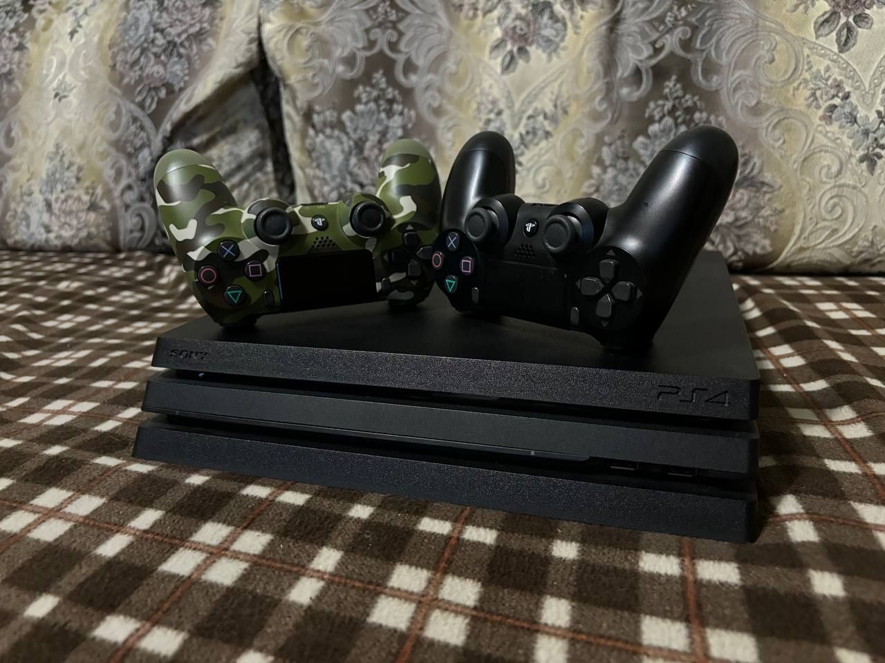 PlayStation 4 pro 1 tb  памяти