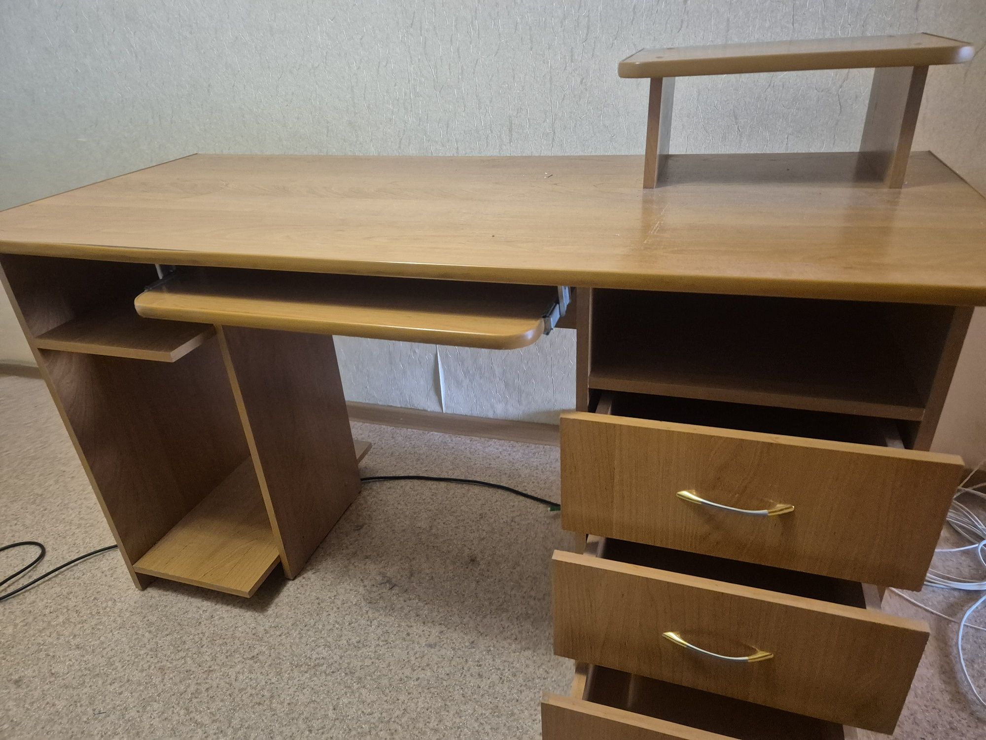 Компьютерный стол парта
