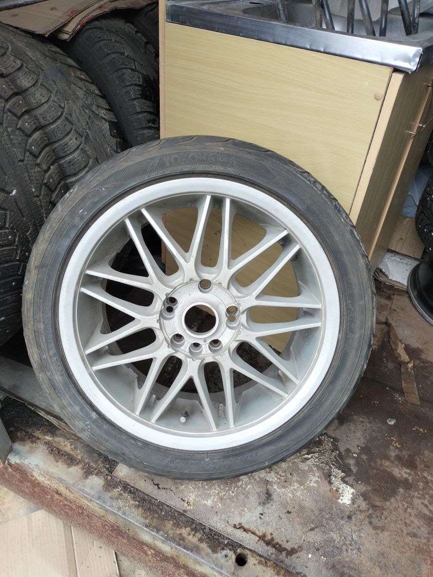 Продам шины с дисками комплект 235-45*р17