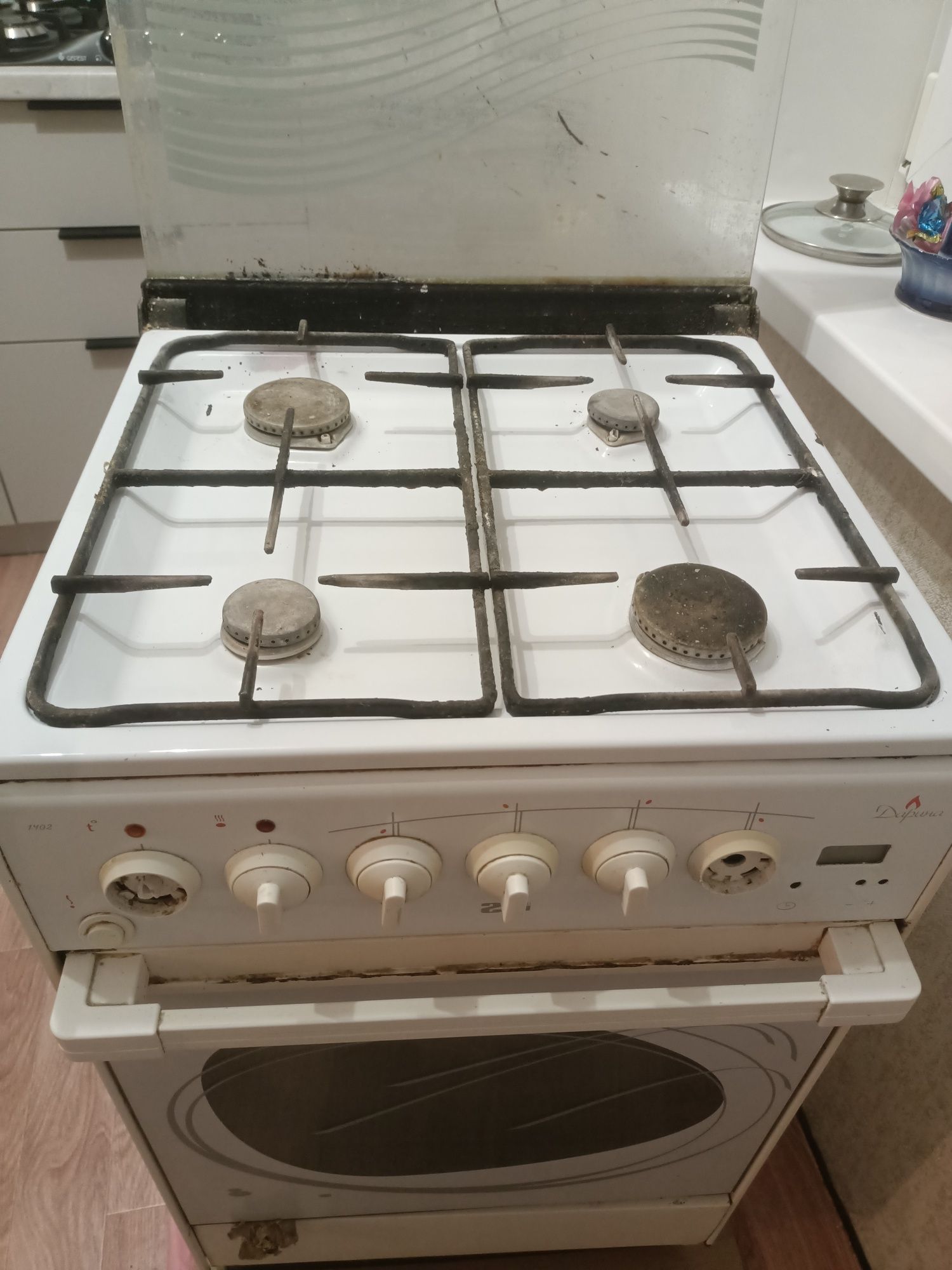 Продам газовую плиту (можно на запчасти)
