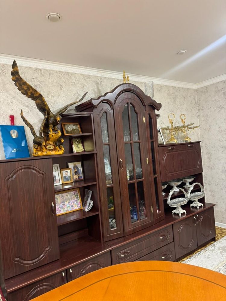 Стол и стулья раскрывается