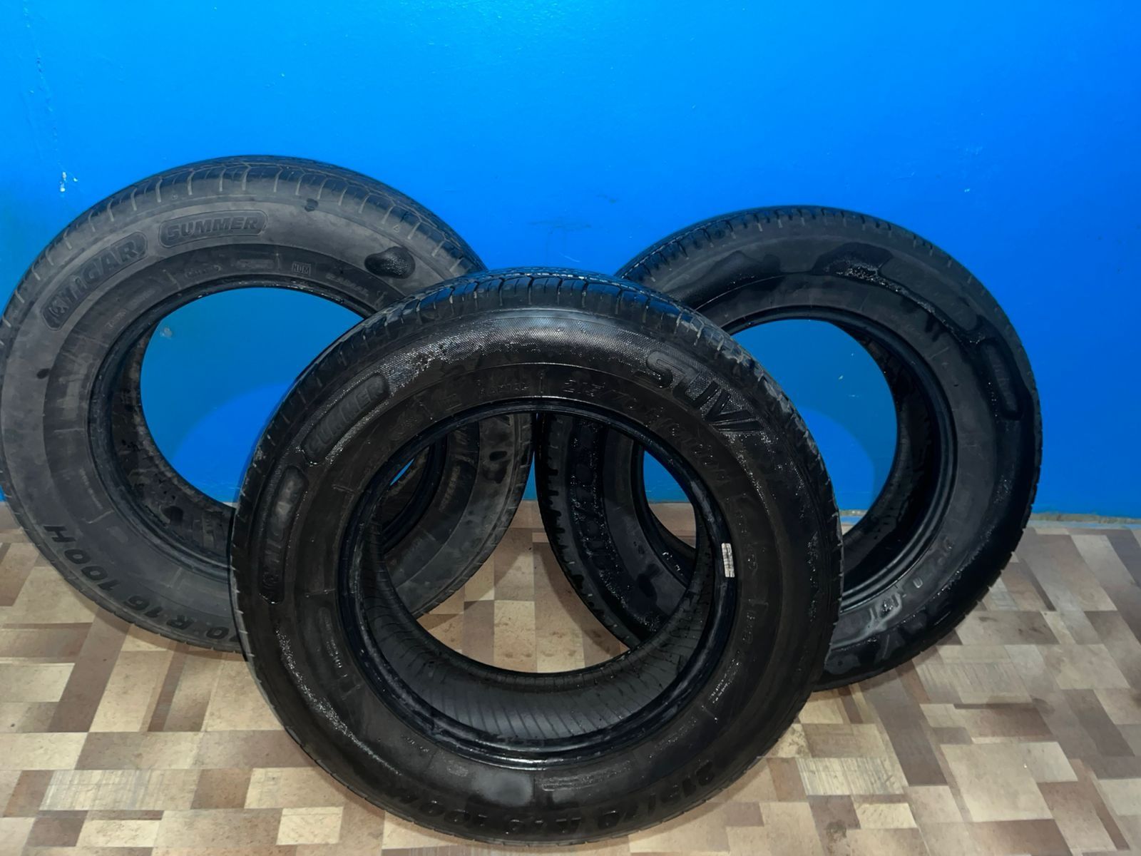 Продам шины Tigar 215/70 R16 в количестве 3 штук либо по отдельности