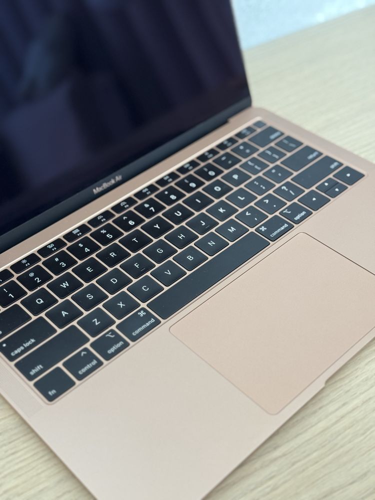 MacBook Air 13″ 2019 • i5 / 16 GB / 512 GB / USA версия • Алматы