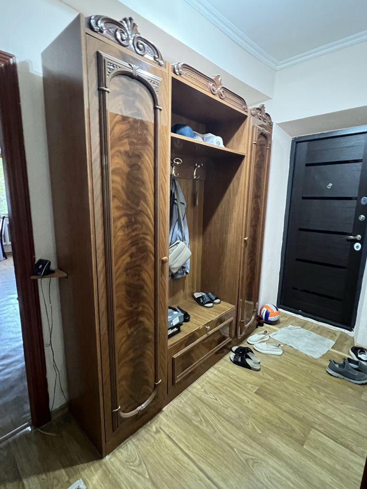 Шкаф для прихожей