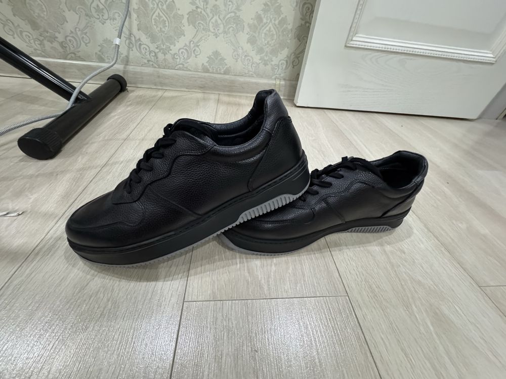 Кроссовки Gabani 43 размер