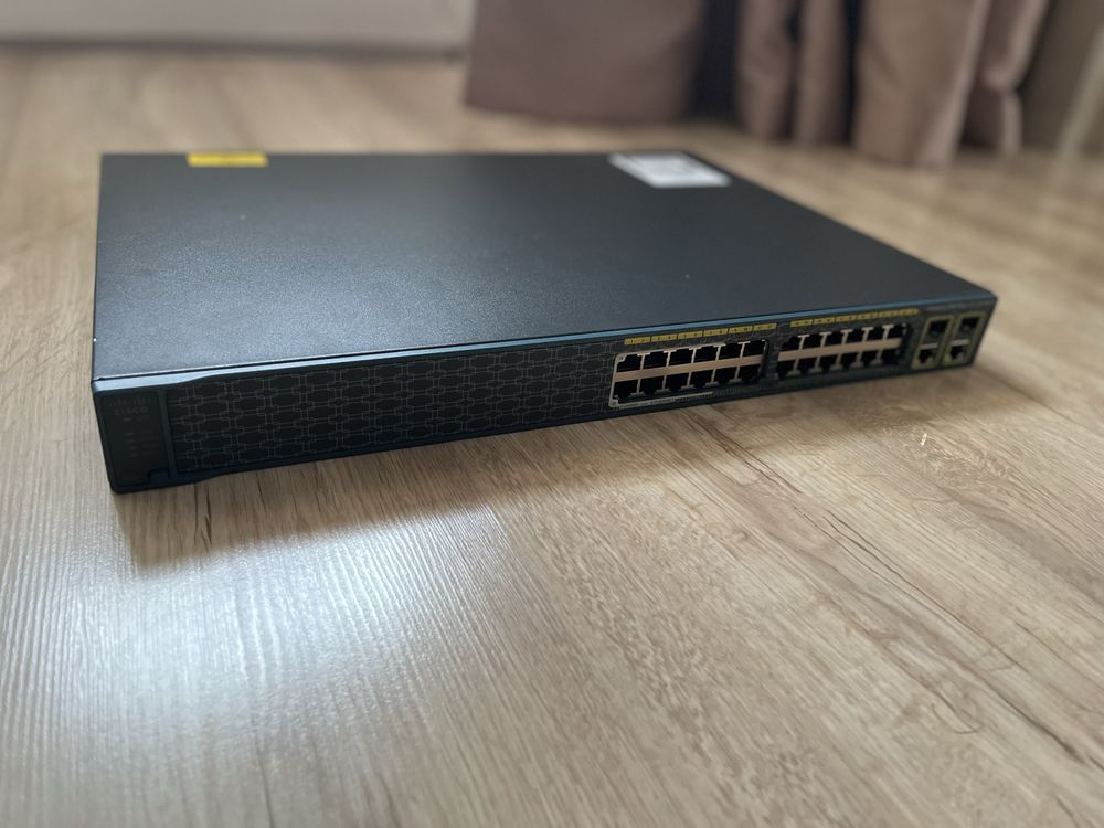Коммутатор Cisco C2960+24LC-S