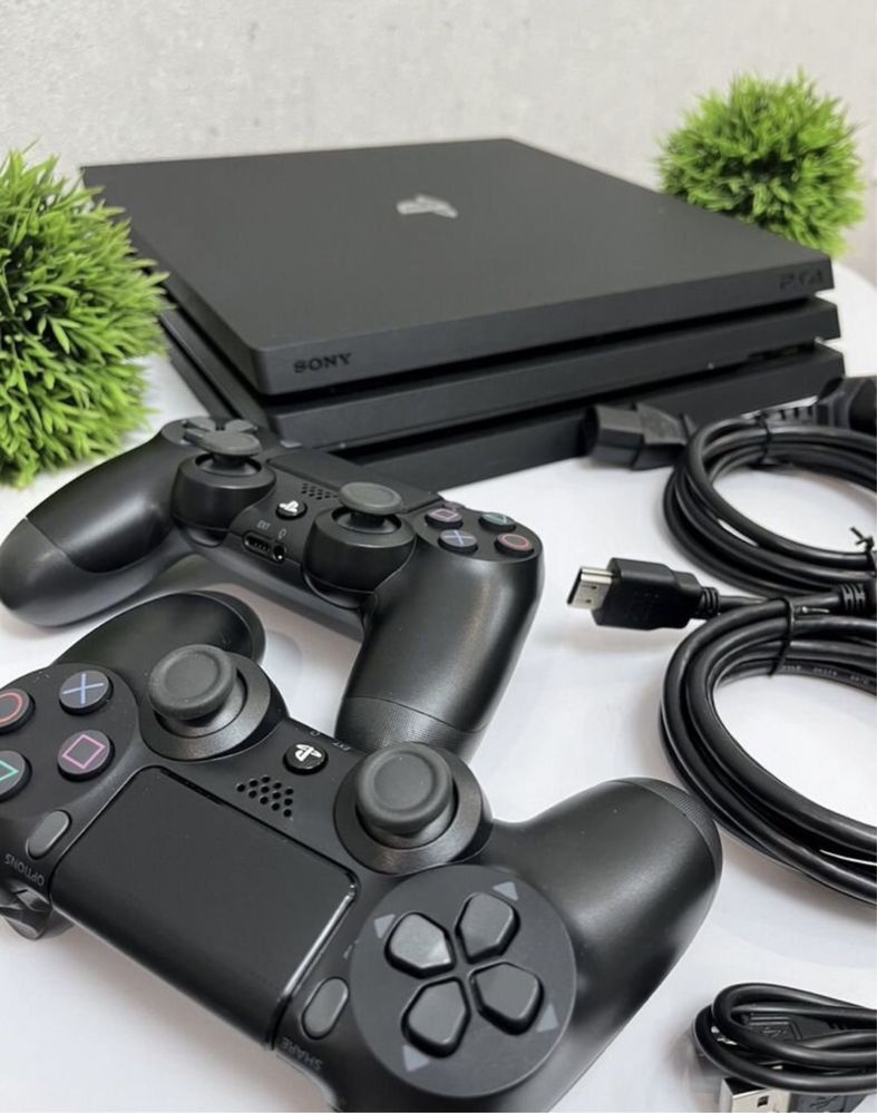 Sony PS4 PRO + UFC 3 и 4, Minecraft, FC 25, и 190+ игр