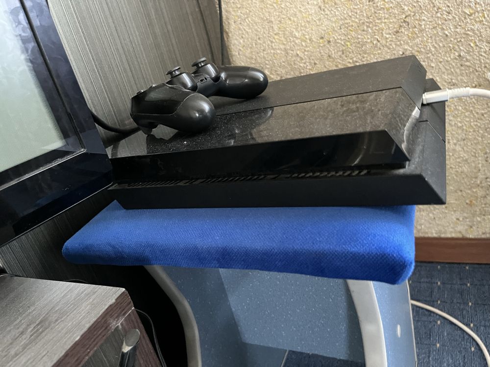 Ps 4 в отличном состоянии