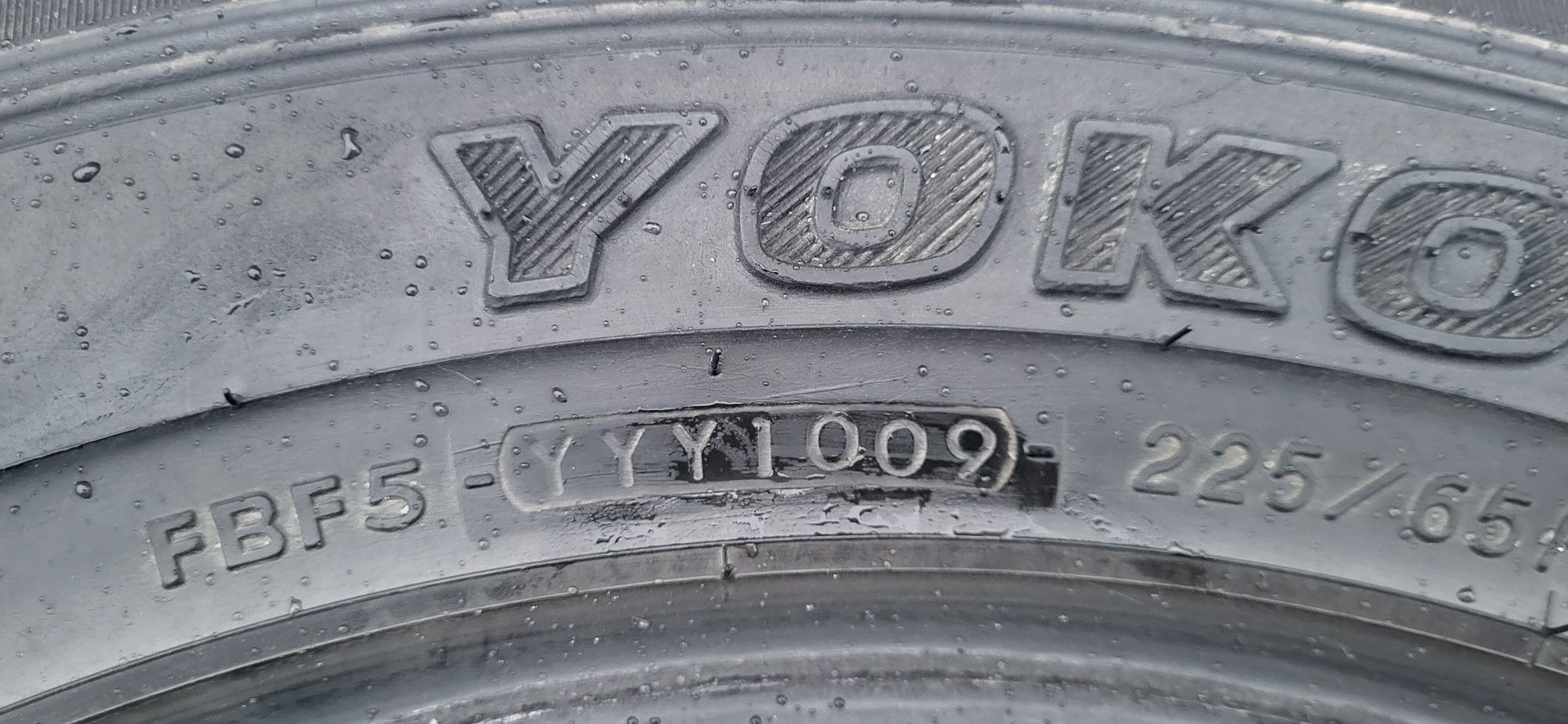 Yokohama 225/65 R17