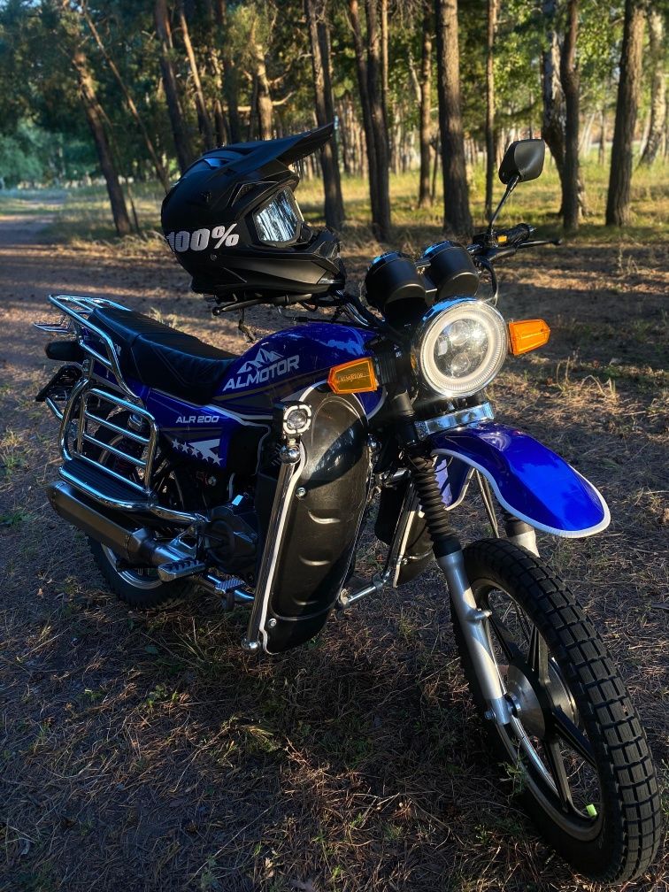 Продам мотоцикл 200 кубов