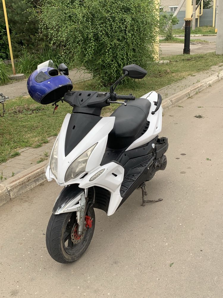 Продам скутор в хорошом состояние