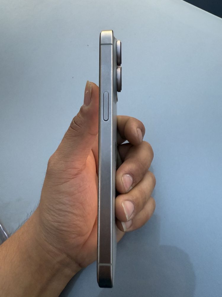 Продам Iphone 15 pro max 256gb