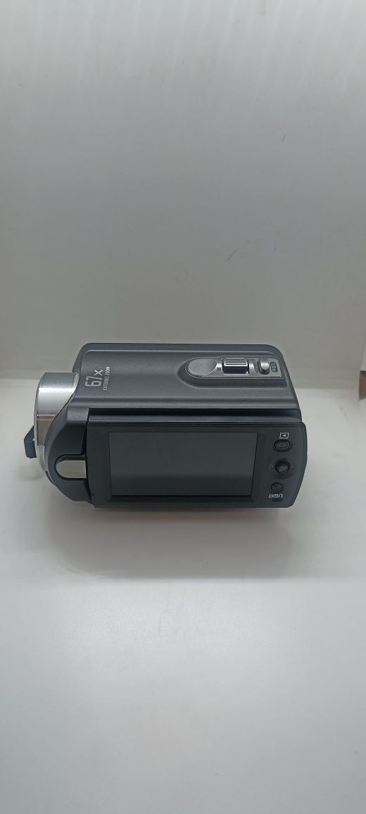 Продаю цифровую видеокамеру SONY DCR-SR21E