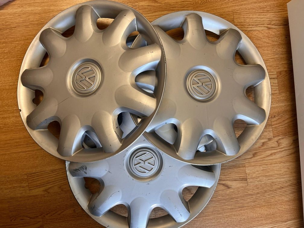 Продам оригинальные колпаки R 15