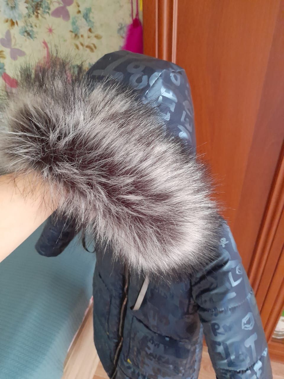 Продам пуховик для девочки