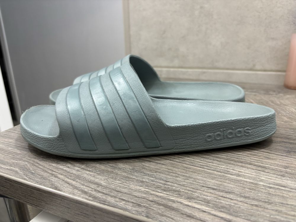 Продам мужские сланцы шлепанцы Adidas original размер 43-44