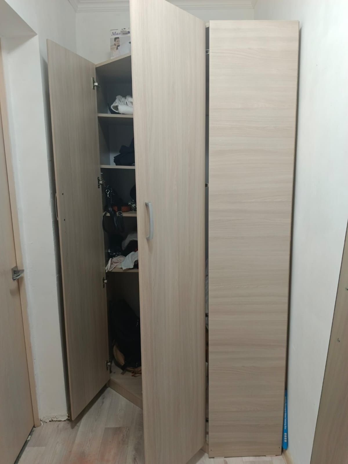 Продаю шкаф угловой почти новое