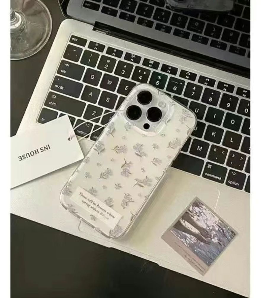 Чехлы на  iPhone 15 pro