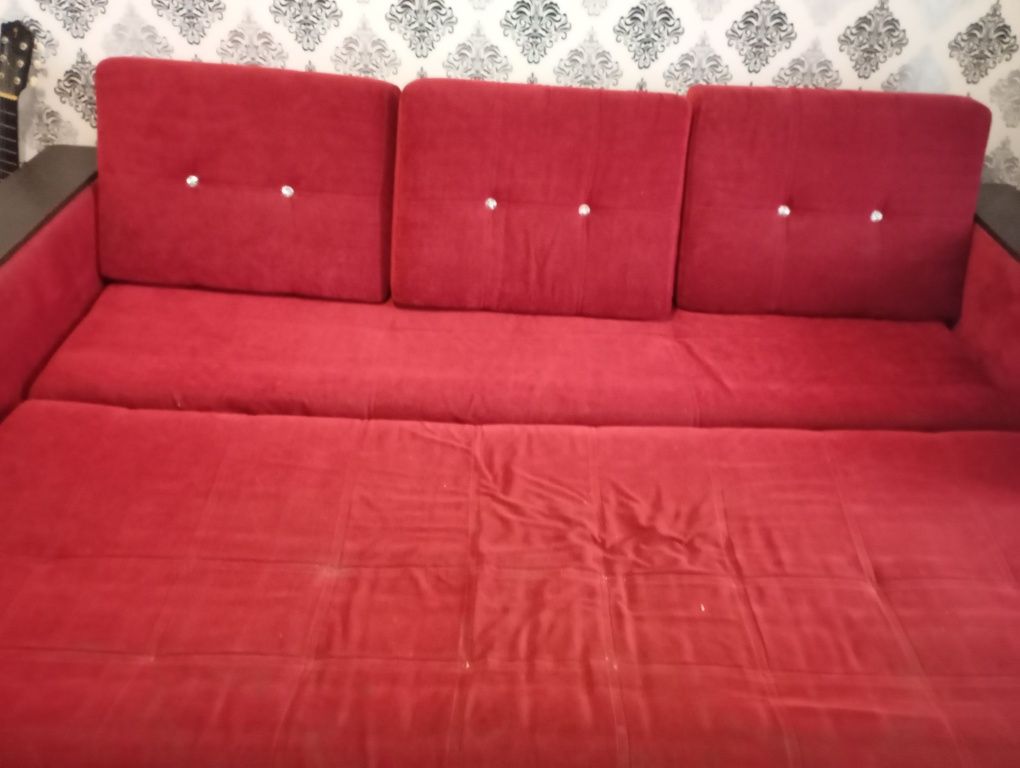 Срочно, продам диван.