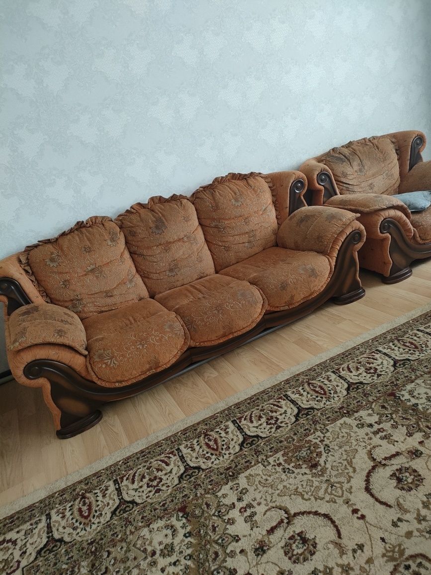 Продаётся мягкая мебель,тройка