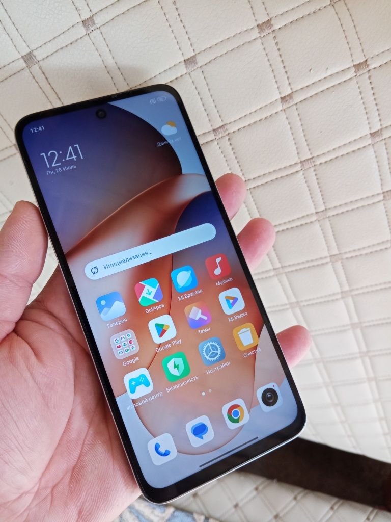 В продаже Redmi 12.