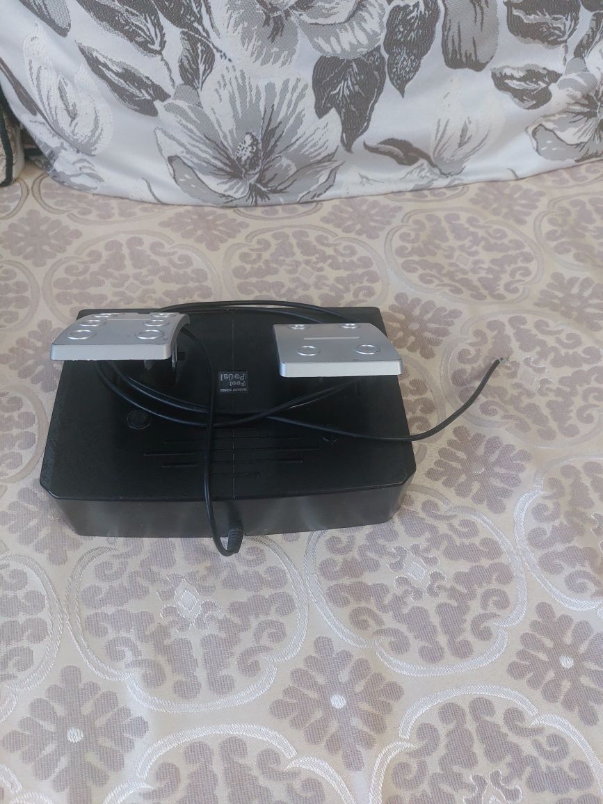 Продам игровой  руль и педали за 20тыс.