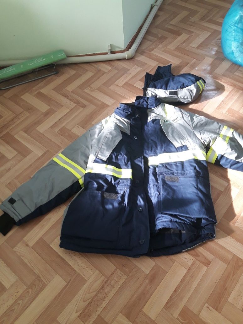 Продается зимняя спецкуртка